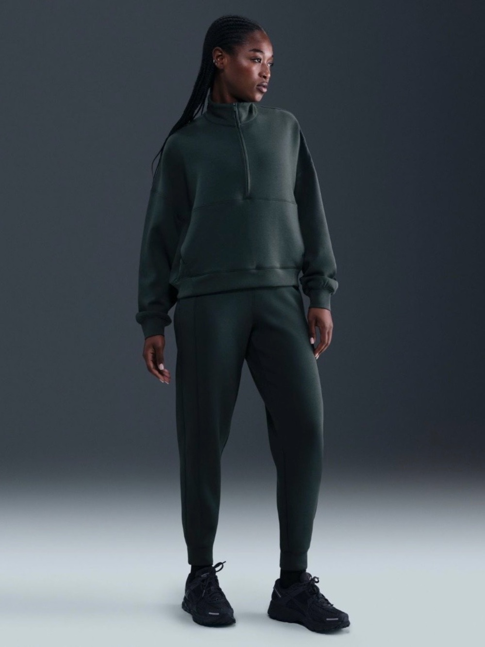 NWT Nike Women's 24.7 ImpossiblySoft
Mid-Rise Joggers